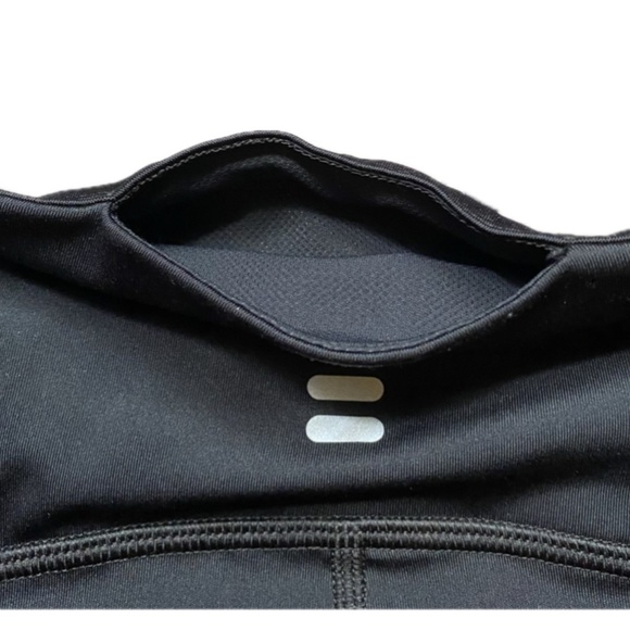 🎉Under Armour Black Cropped Length Women’’s Workout Leggings Size Large - Picture 4 of 4